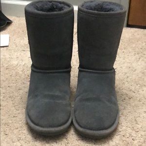 Gray bear paw boots